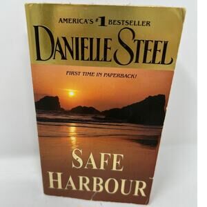 Danielle‎ Steel Safe Harbour Paper Back Book